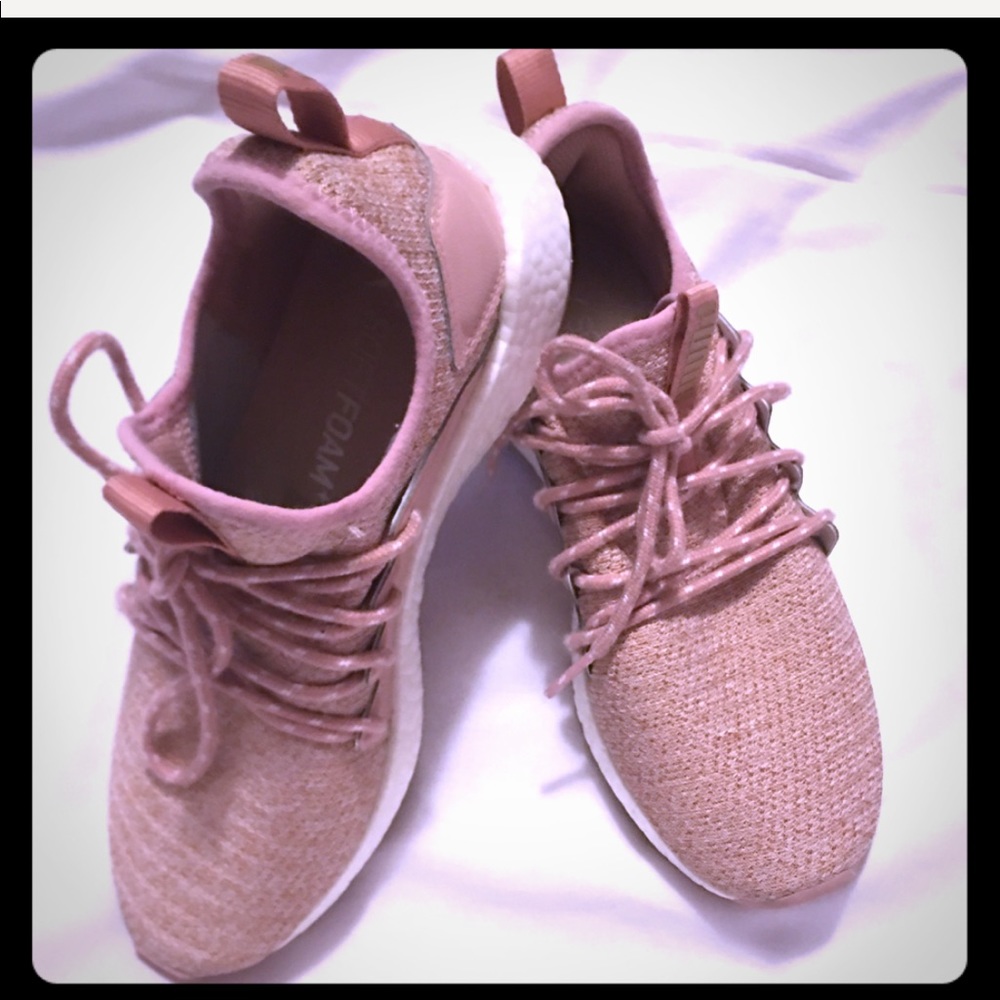 Puma 🐆 soft foam pink sneakers 👟
